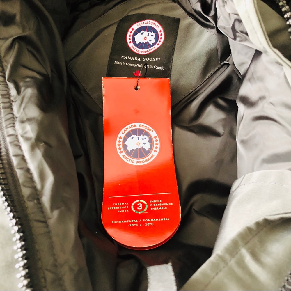 NWT Canada Goose Shelburne Parka - Picture 8 of 8